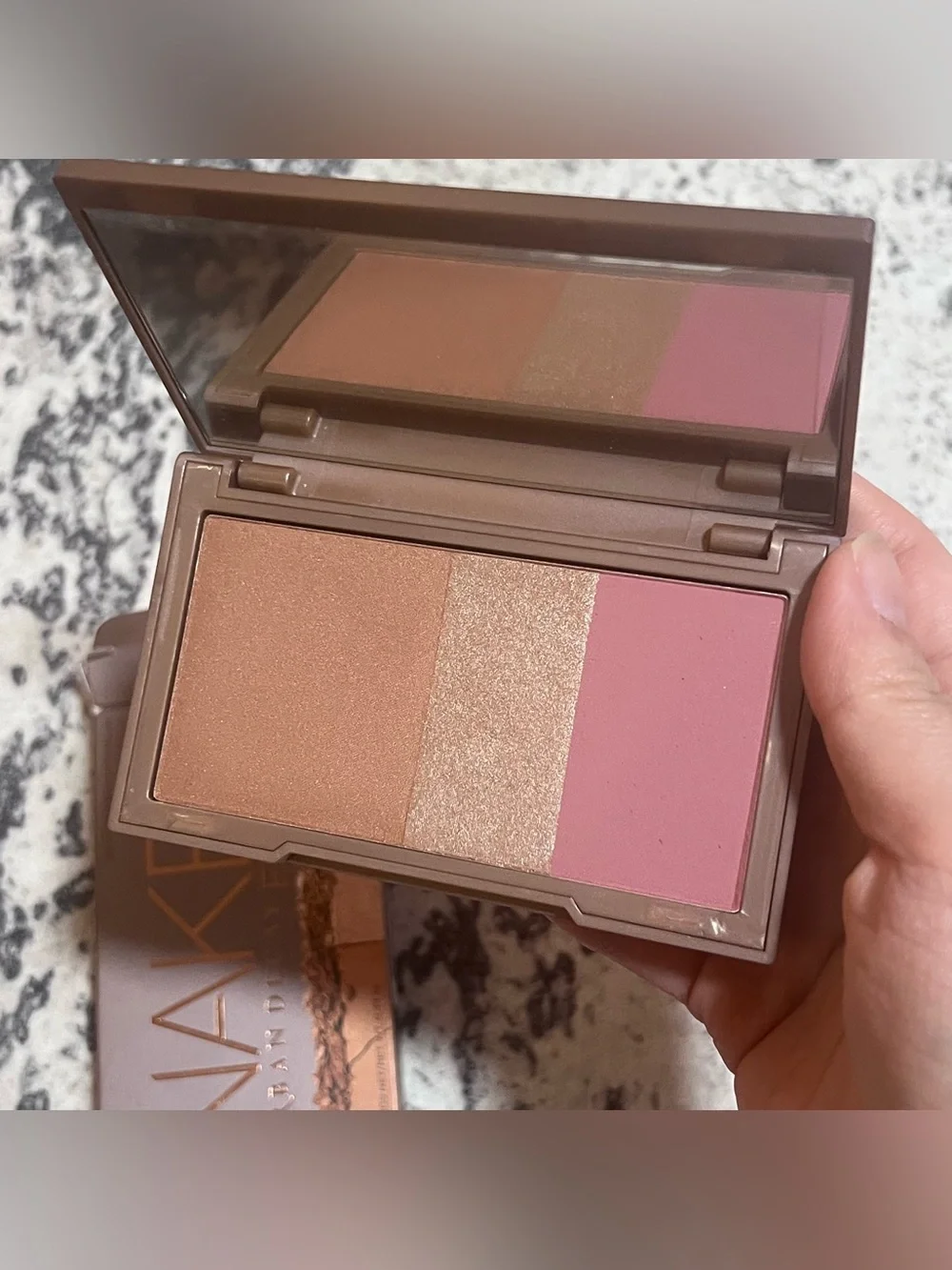 Urban Decay Naked Flushed palette Strip